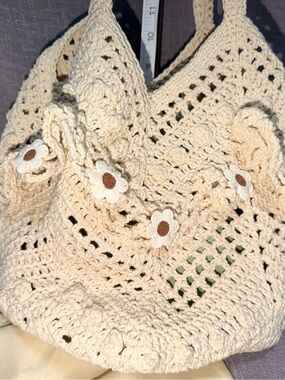 Handmade Crocheted Daisy Tote Bag in Cream